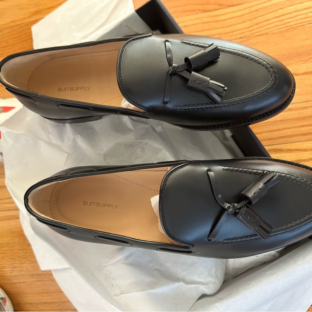 Suitsupply Classic Black Tassel Loafers